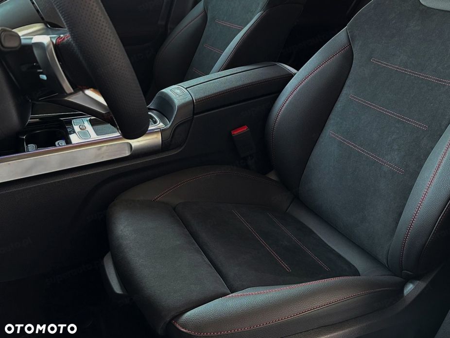 Mercedes-Benz GLB 200 mHEV AMG Line 7G-DCT - 9