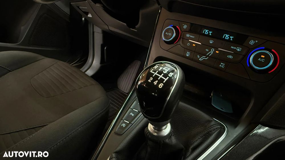 Ford Focus 1.0 EcoBoost Titanium - 23