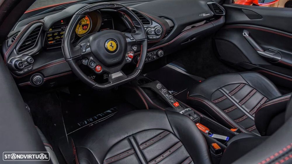 Ferrari 488 Spider - 10