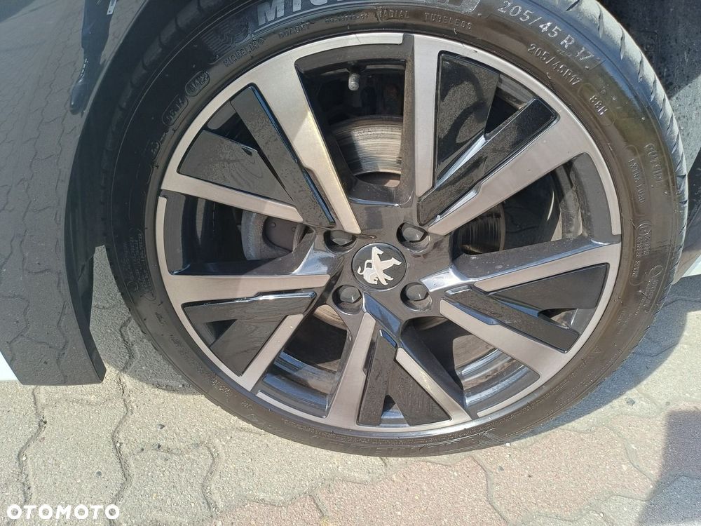 Peugeot 208 1.2 PureTech GT Pack S&S EAT8 - 10