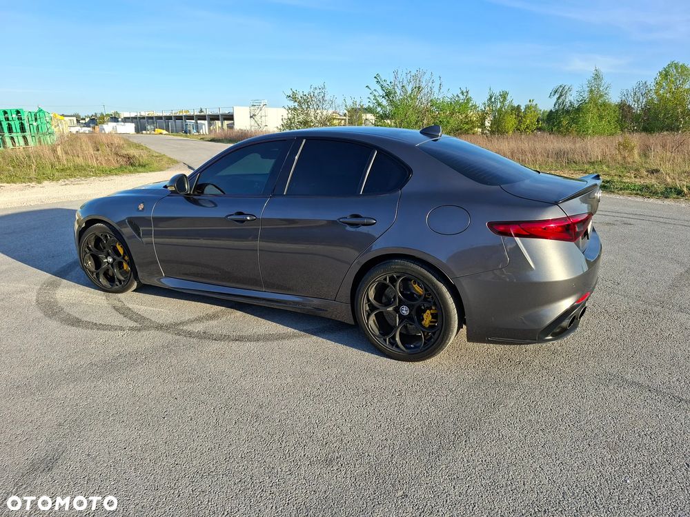 Alfa Romeo Giulia 2.9 V6 Bi-Turbo AT8 Quadrifoglio - 4