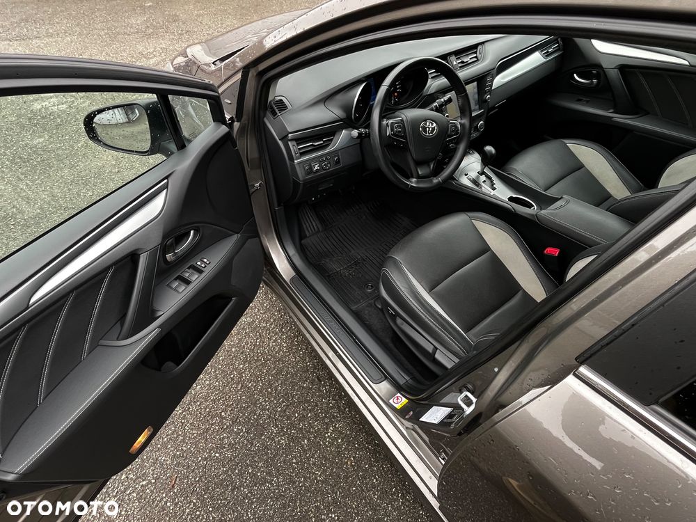 Toyota Avensis 2.0 Prestige MS - 11