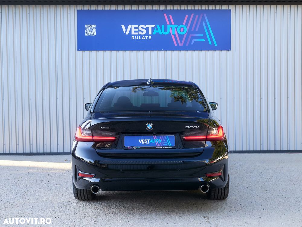 BMW Seria 3 320i xDrive AT - 9