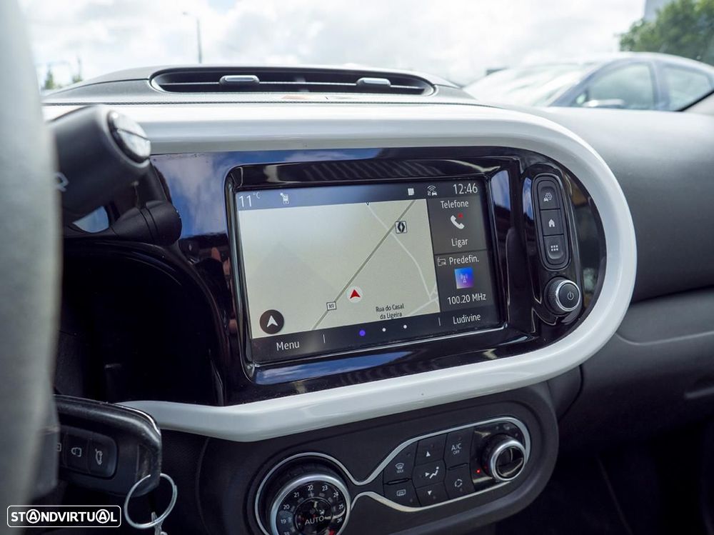 Renault Twingo Z.E. 22 Intens - 29