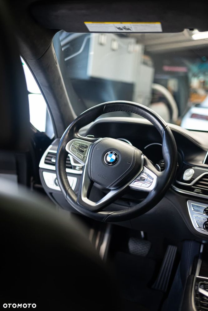 BMW Seria 7 750Li - 10