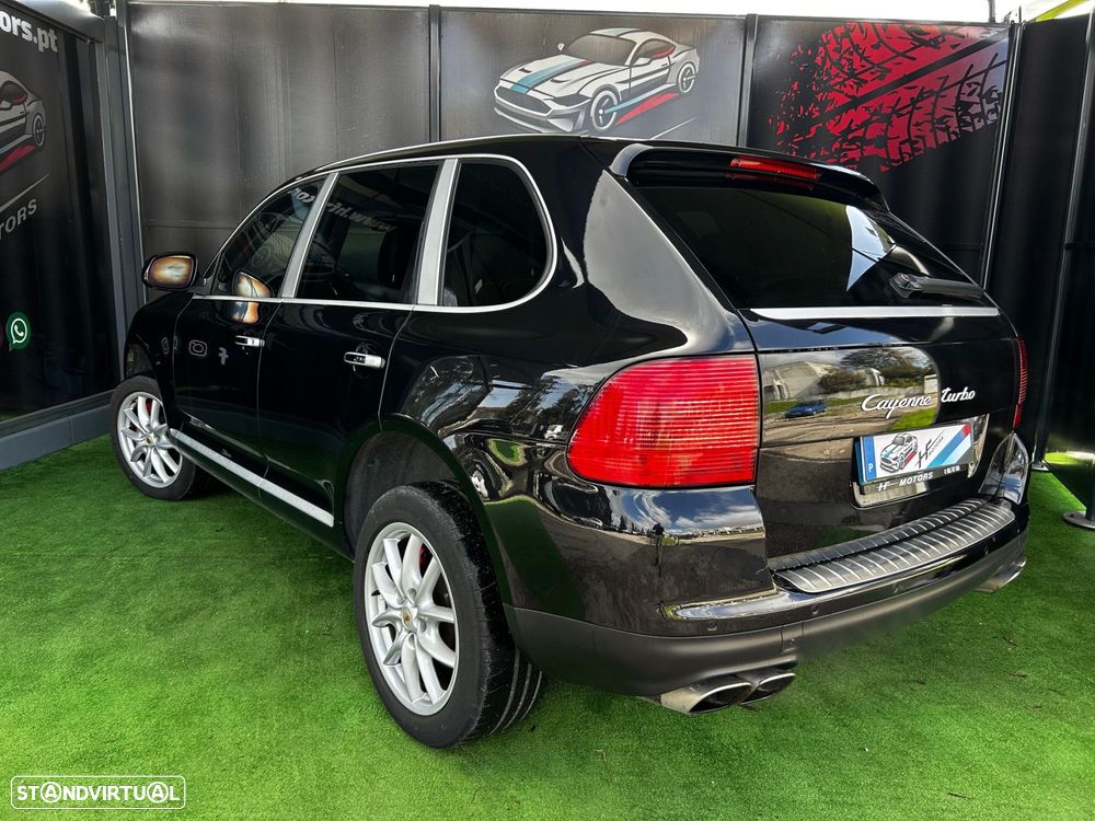 Porsche Cayenne Turbo - 13