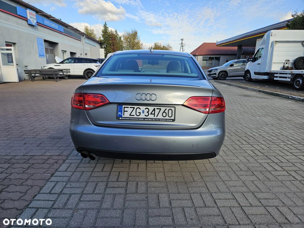 Audi A4 Limousine - 10