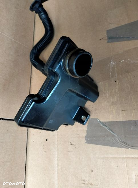 ODMA SEPARATOR OLEJU AUDI A4 BN6 2,0 FSI AWA 150KM 06d103211e - 3