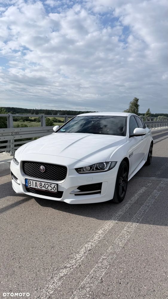 Jaguar XE 2.0 T R-Sport - 1