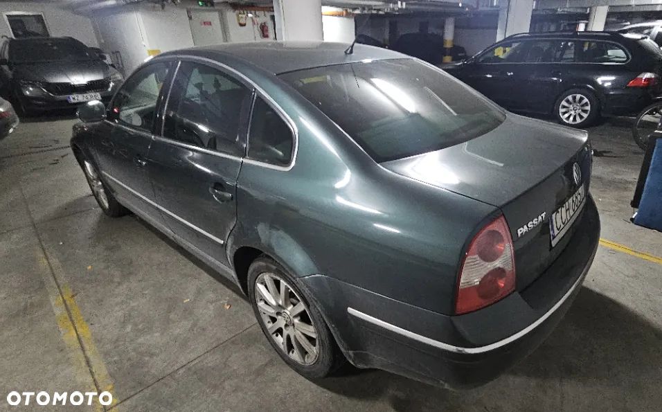 Volkswagen Passat - 11