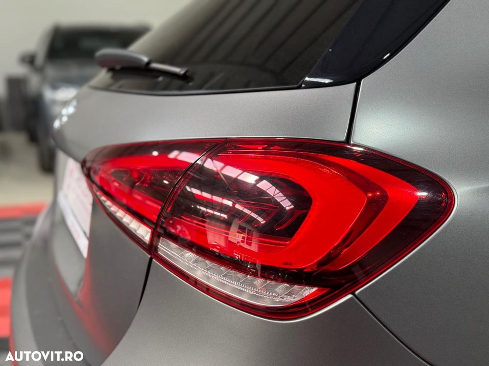 Mercedes-Benz A 180 7G-DCT AMG Line - 10