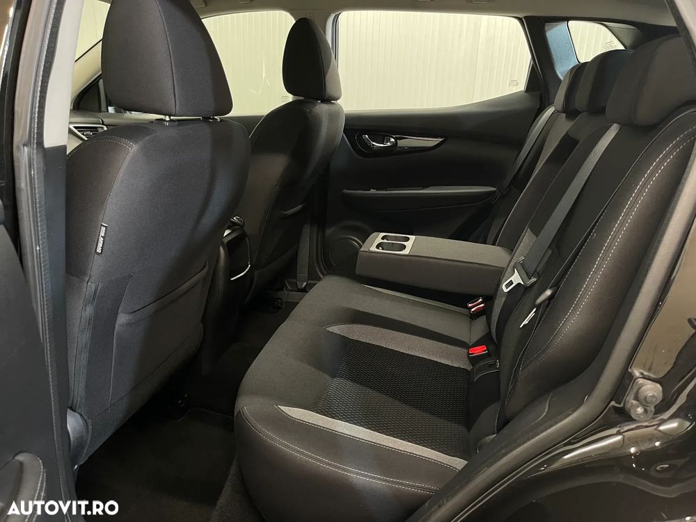 Nissan Qashqai 1.7 dCi Xtronic ALL-MODE 4x4i ACENTA - 10