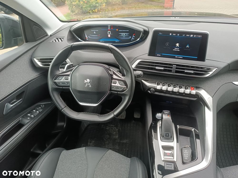 Peugeot 3008 1.2 PureTech GPF Allure S&S EAT8 - 11