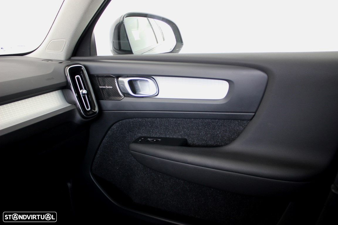Volvo XC 40 2.0 D3 Momentum - 27