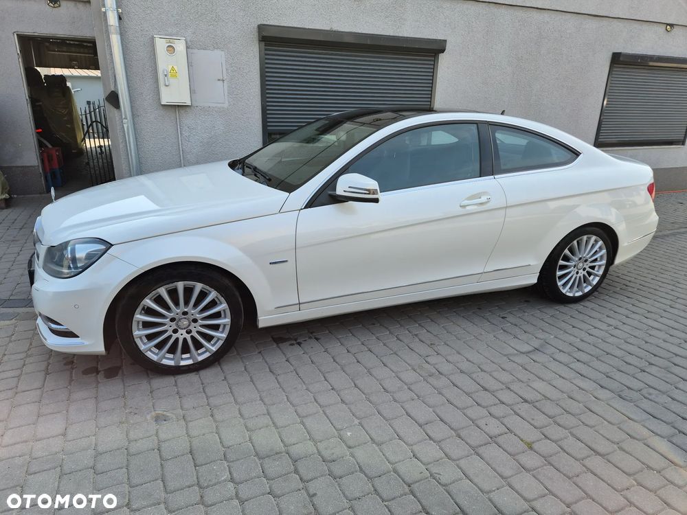 Mercedes-Benz Klasa C 180 CGI BlueEff - 3