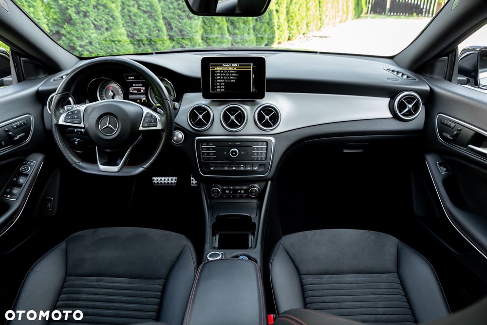 Mercedes-Benz CLA 250 7G-DCT AMG Line - 31