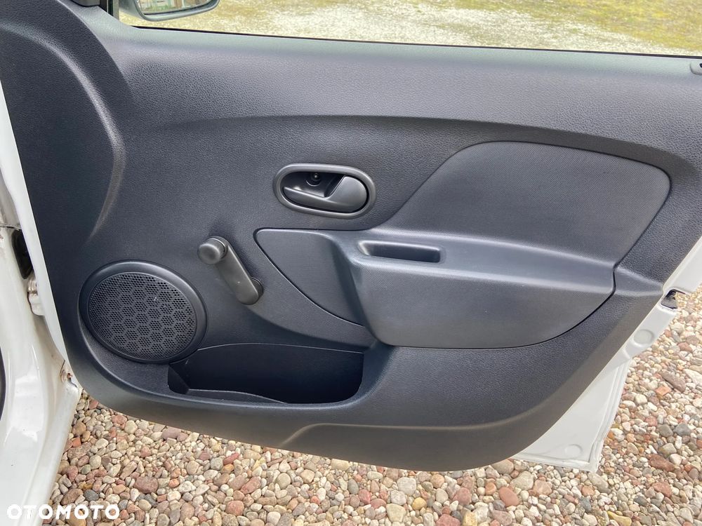 Dacia Sandero - 25