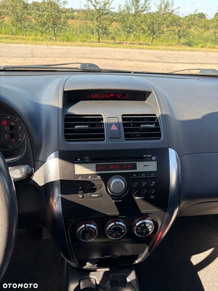 Suzuki SX4 1.6 GLX / Comfort - 17