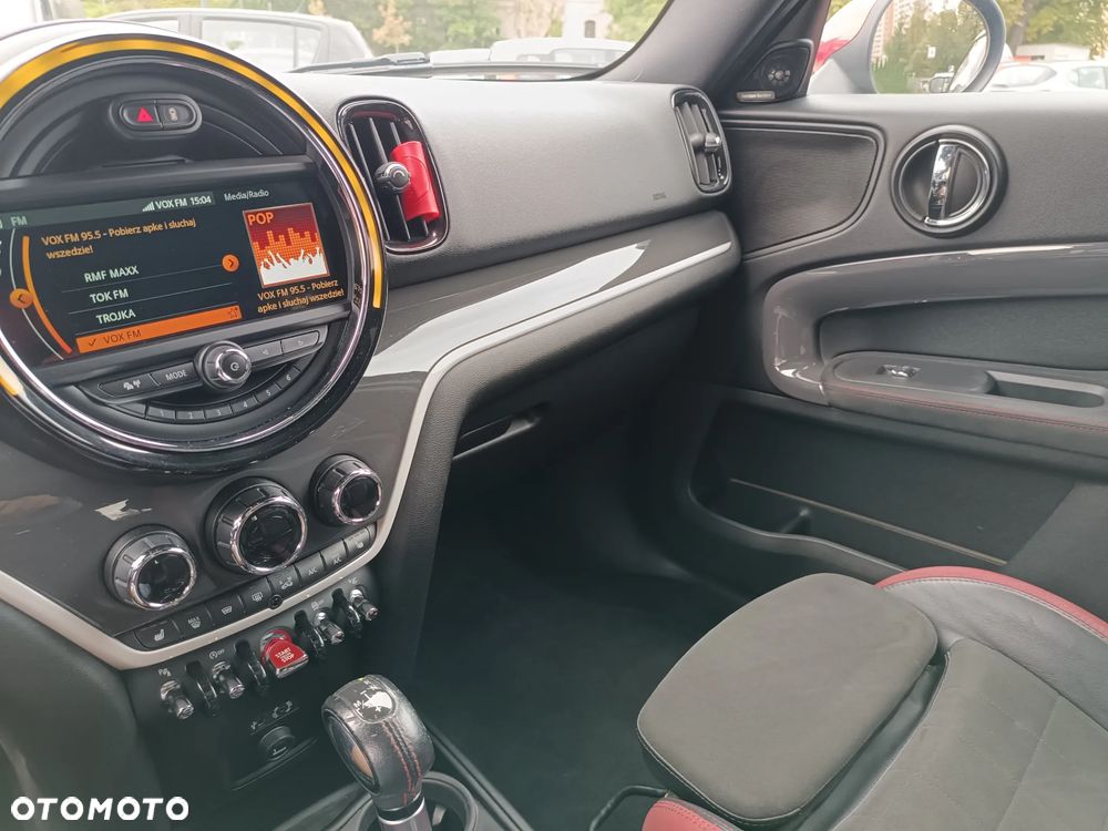 MINI John Cooper Works - 25