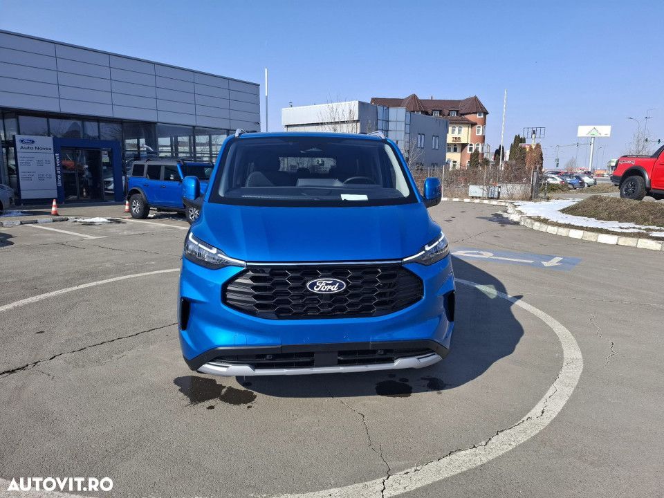 Ford Tourneo Custom - 1