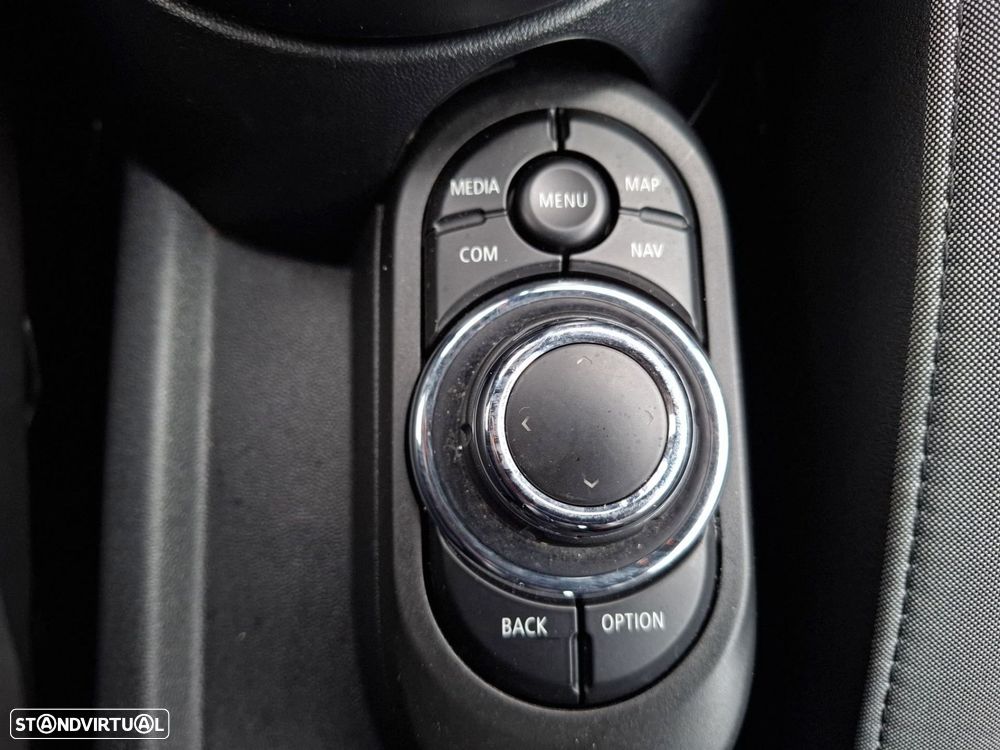 MINI Cabrio Cooper Premium Extra JCW Auto - 17