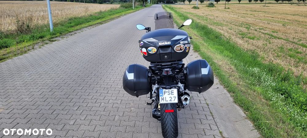 BMW R - 8