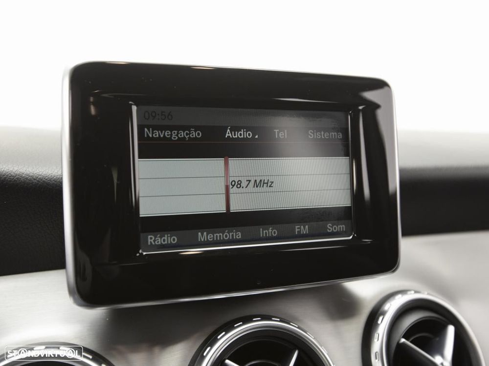 Mercedes-Benz GLA 200 — fotografia 21