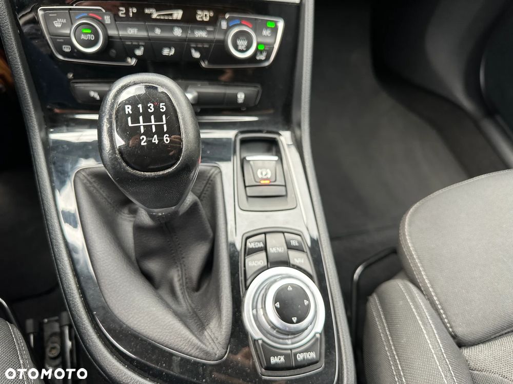 BMW Seria 2 216d Advantage - 23