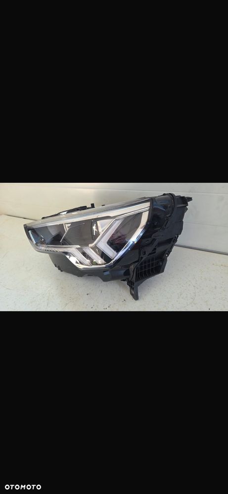 Audi Q3 Lampa Reflektor przedni lewy 83a941773 - 3