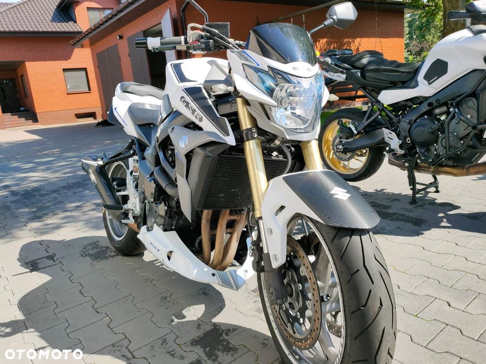Suzuki GSR - 1