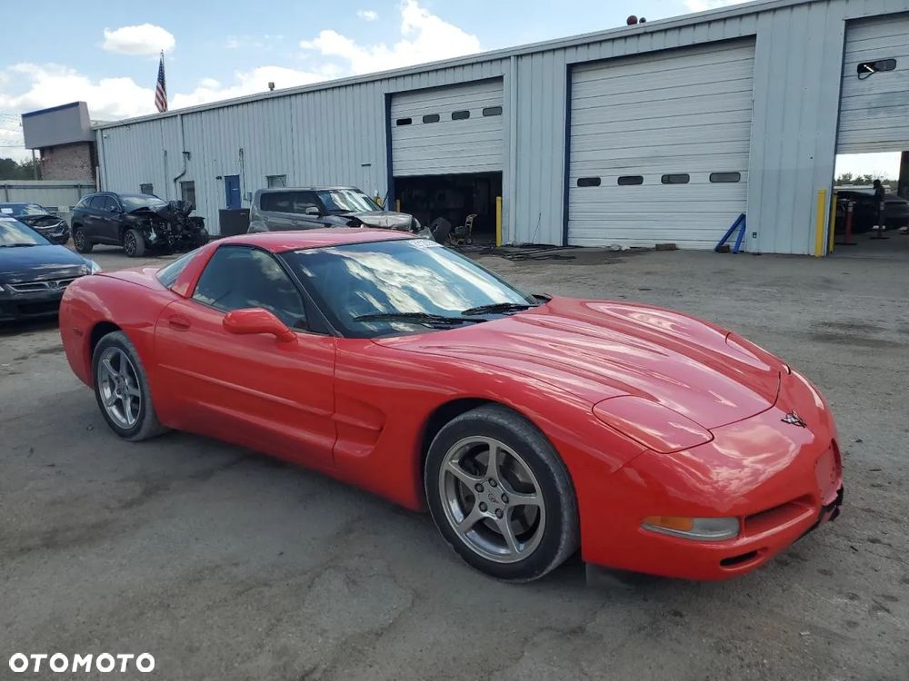 Chevrolet Corvette - 4