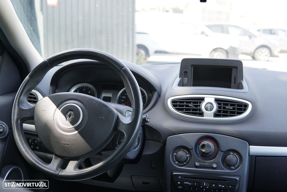 Renault Clio 1.5 dCi Dynamique S - 10