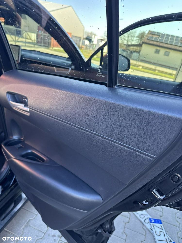 Toyota Corolla Cross - 30