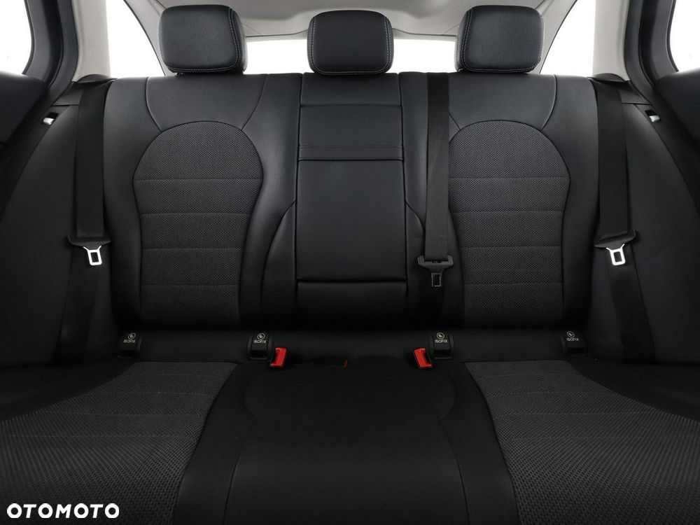 Mercedes-Benz Klasa C 250 9G-TRONIC Avantgarde - 19