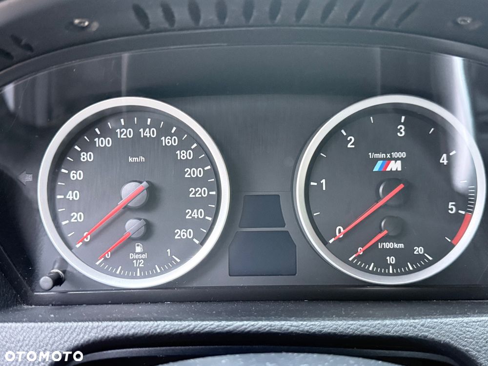 BMW X5 xDrive30d - 16
