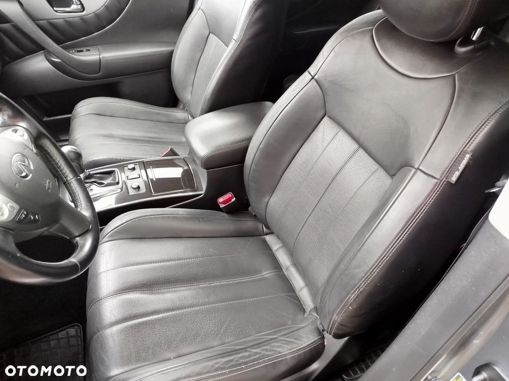 Infiniti QX70 3.7 S - 13