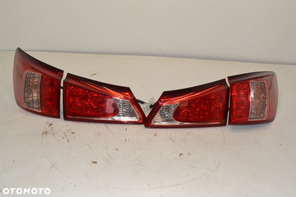 Lampy tył komplet Lexus IS 220 250 300 350 - 1