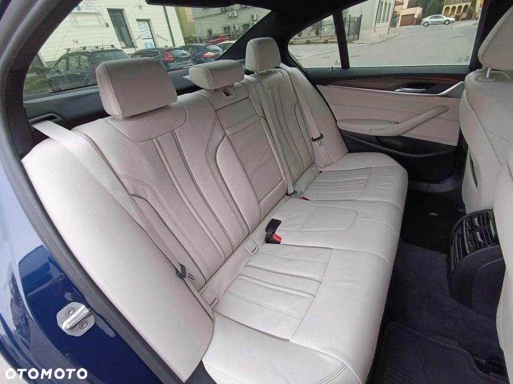 BMW Seria 5 530i Sport Line sport - 11
