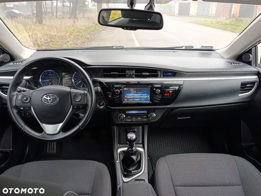 Toyota Corolla 1.6 Premium + - 20