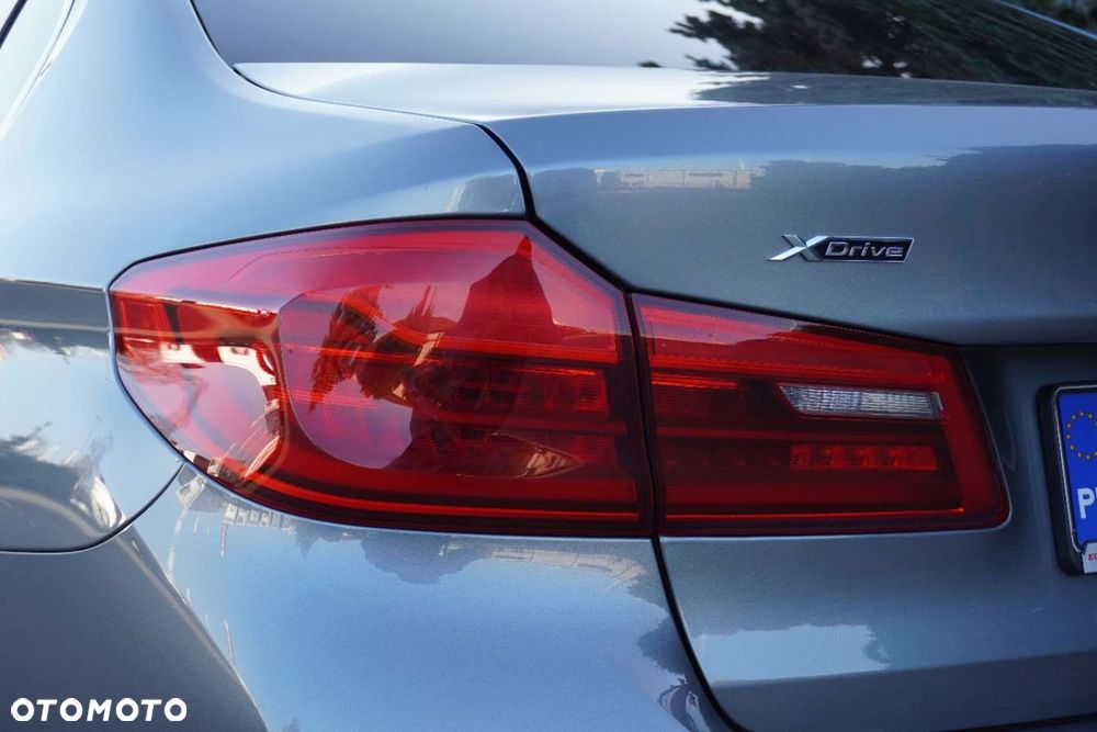 BMW Seria 5 520d xDrive - 10