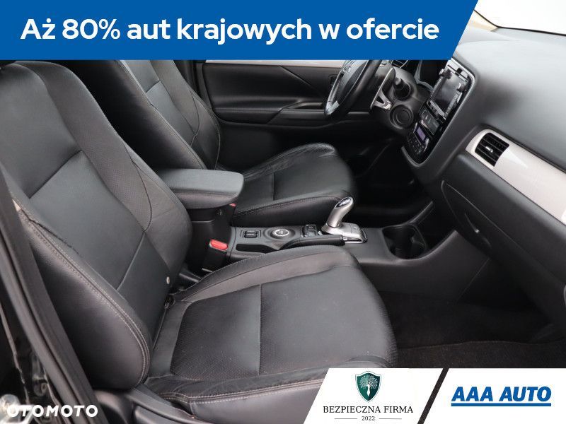 Mitsubishi Outlander - 11