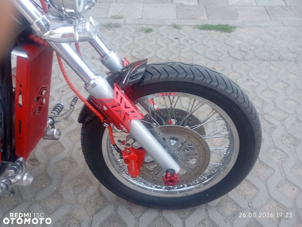 Suzuki Intruder - 10