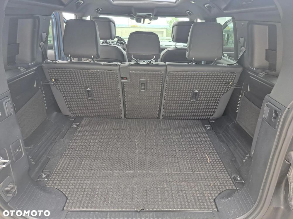 Land Rover Defender 2.0 P300 X-Dynamic HSE - 21