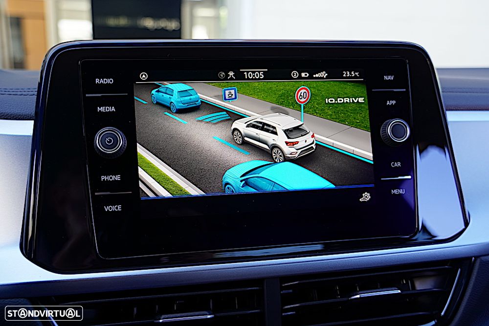 VW T-Roc 1.5 TSI Urban DSG - 39