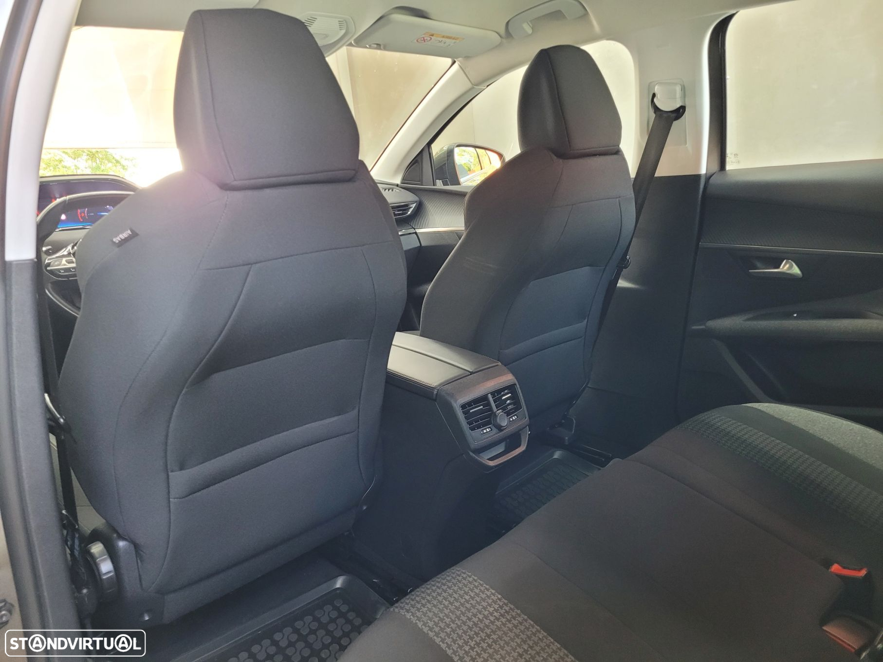 Peugeot 3008 1.2 PureTech Allure EAT8 - 11