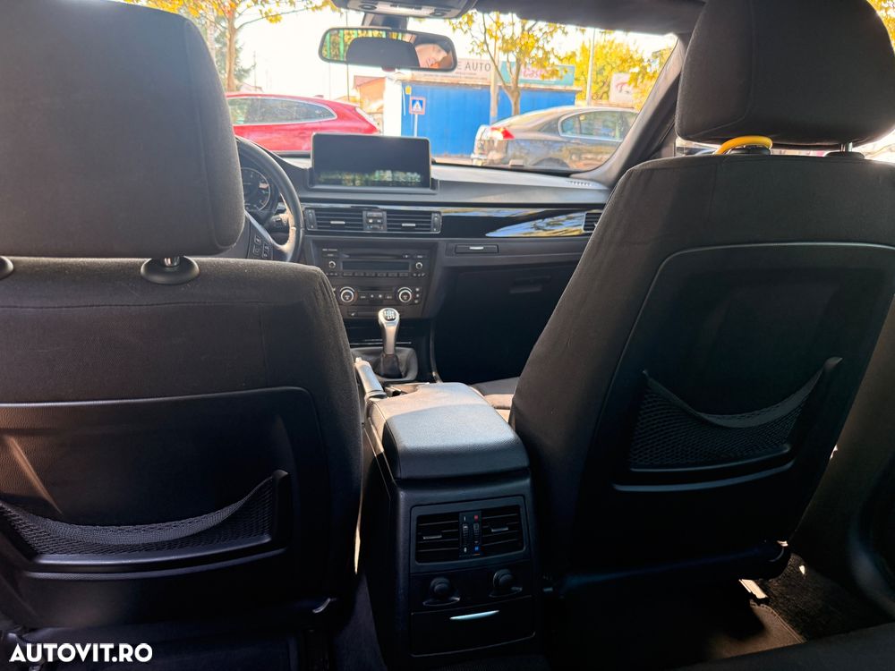 BMW Seria 3 320i - 10