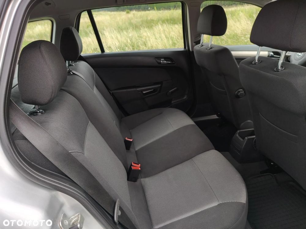Opel Astra 1.6 Enjoy - 17