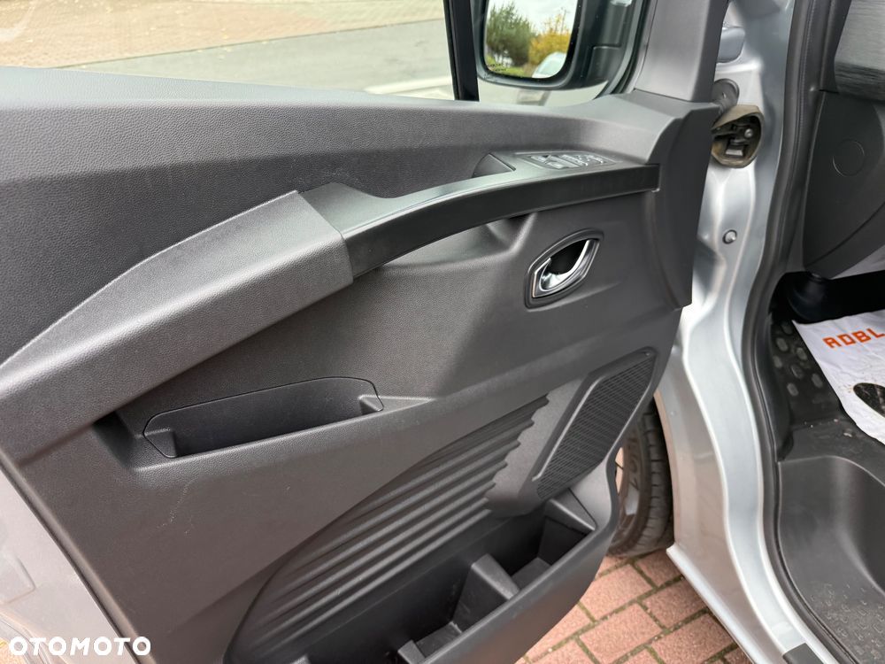 Renault Trafic Grand 2.0 dCi EDC - 13