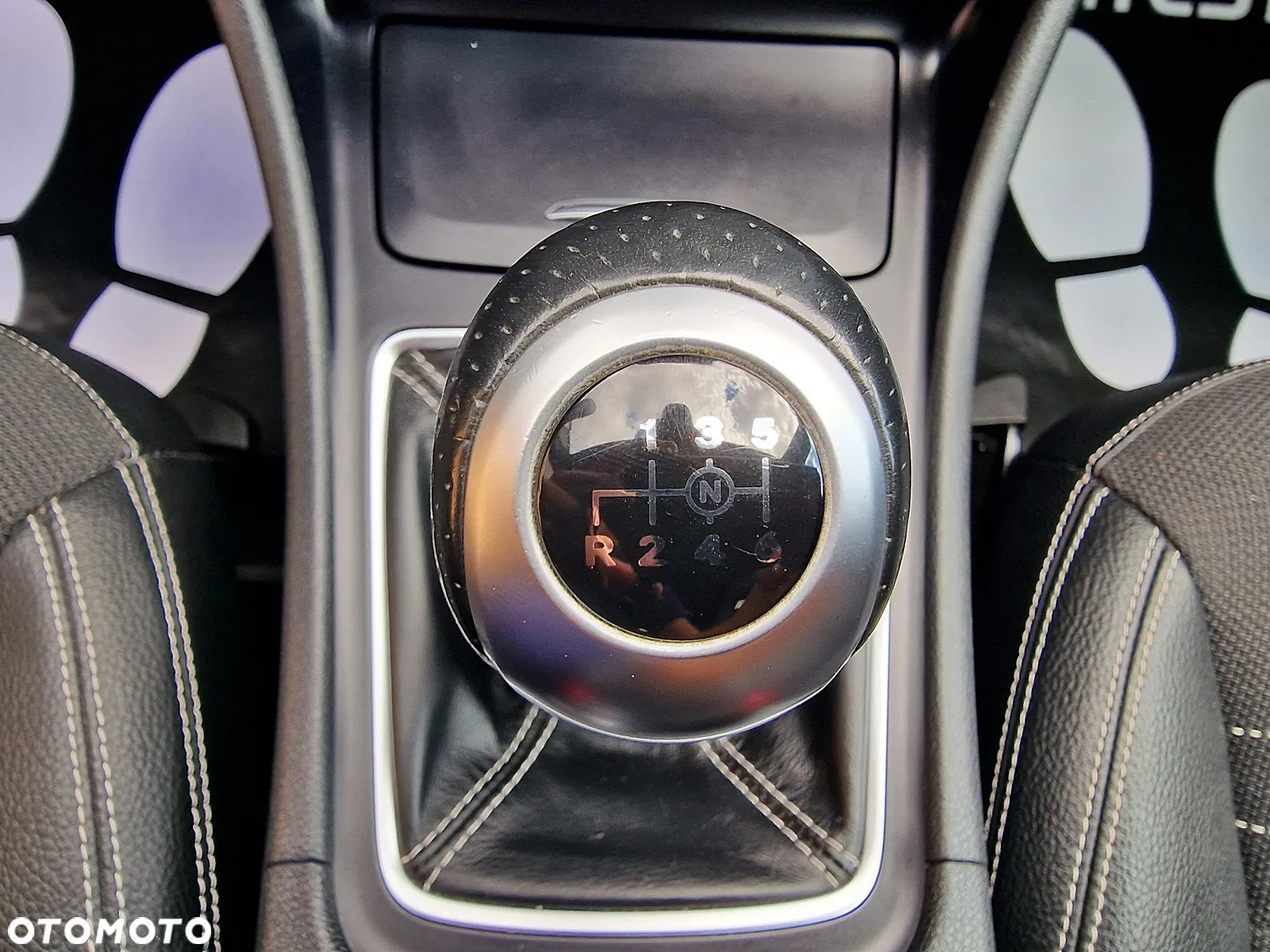 Mercedes-Benz GLA 200 - 11