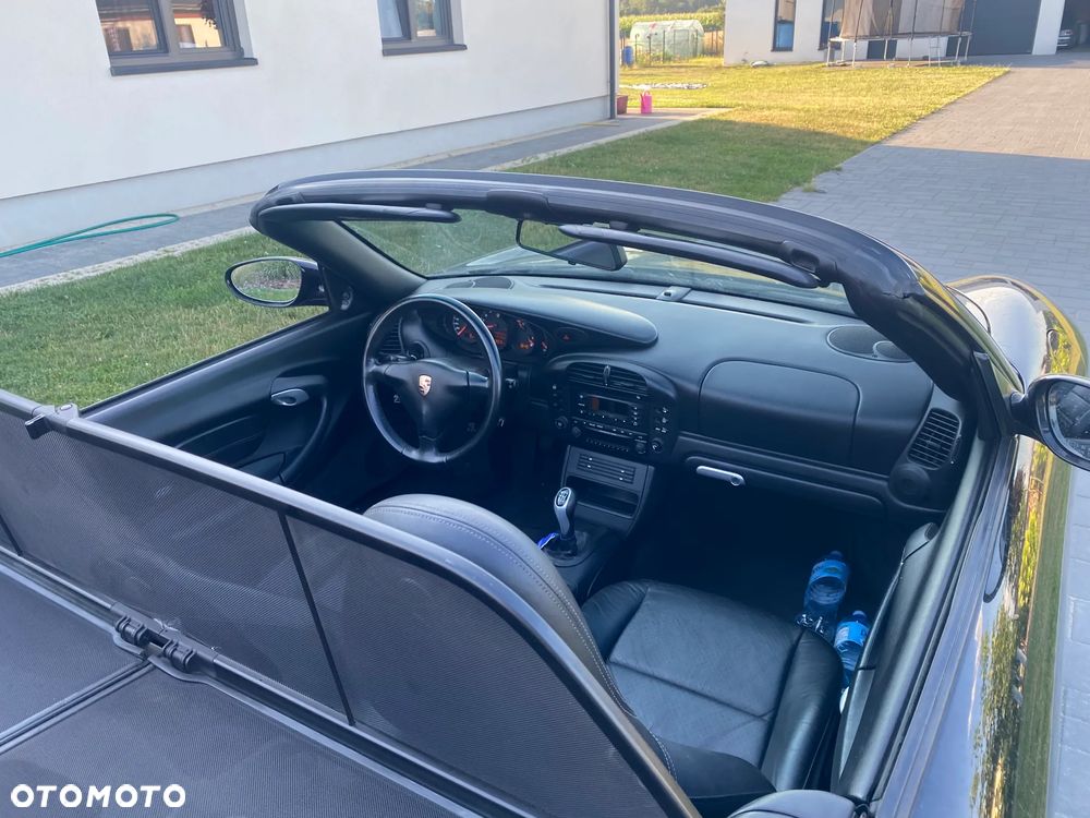 Porsche 911 Carrera 4 Cabrio - 6